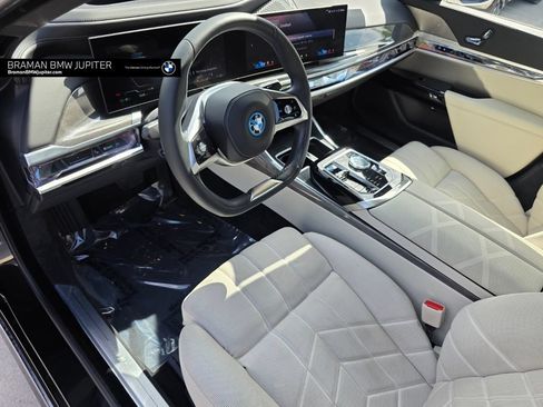 Certified 2023 BMW i7 xDrive60 w/ Parking Assistance Package AWD/4WD image 9