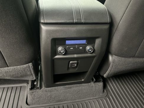 Certified 2023 Chevrolet Traverse LT image 12