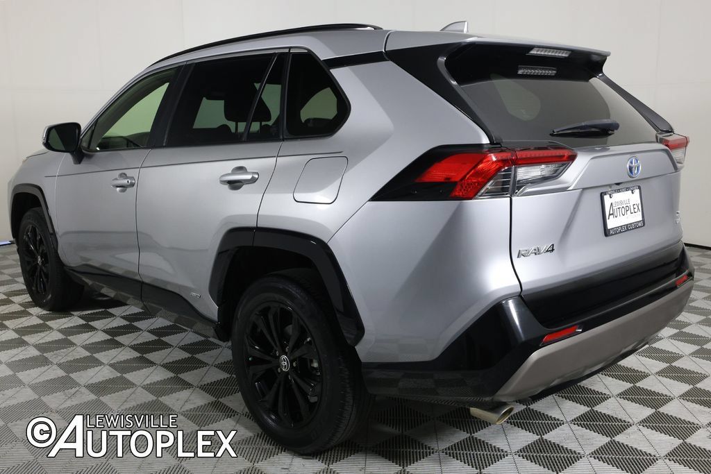 Used 2022 Toyota RAV4 SE AWD/4WD image 7