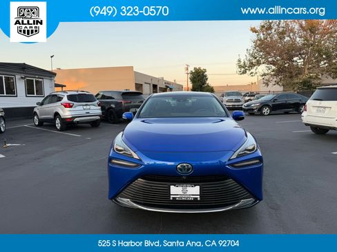 Used 2021 Toyota Mirai RWD image 2