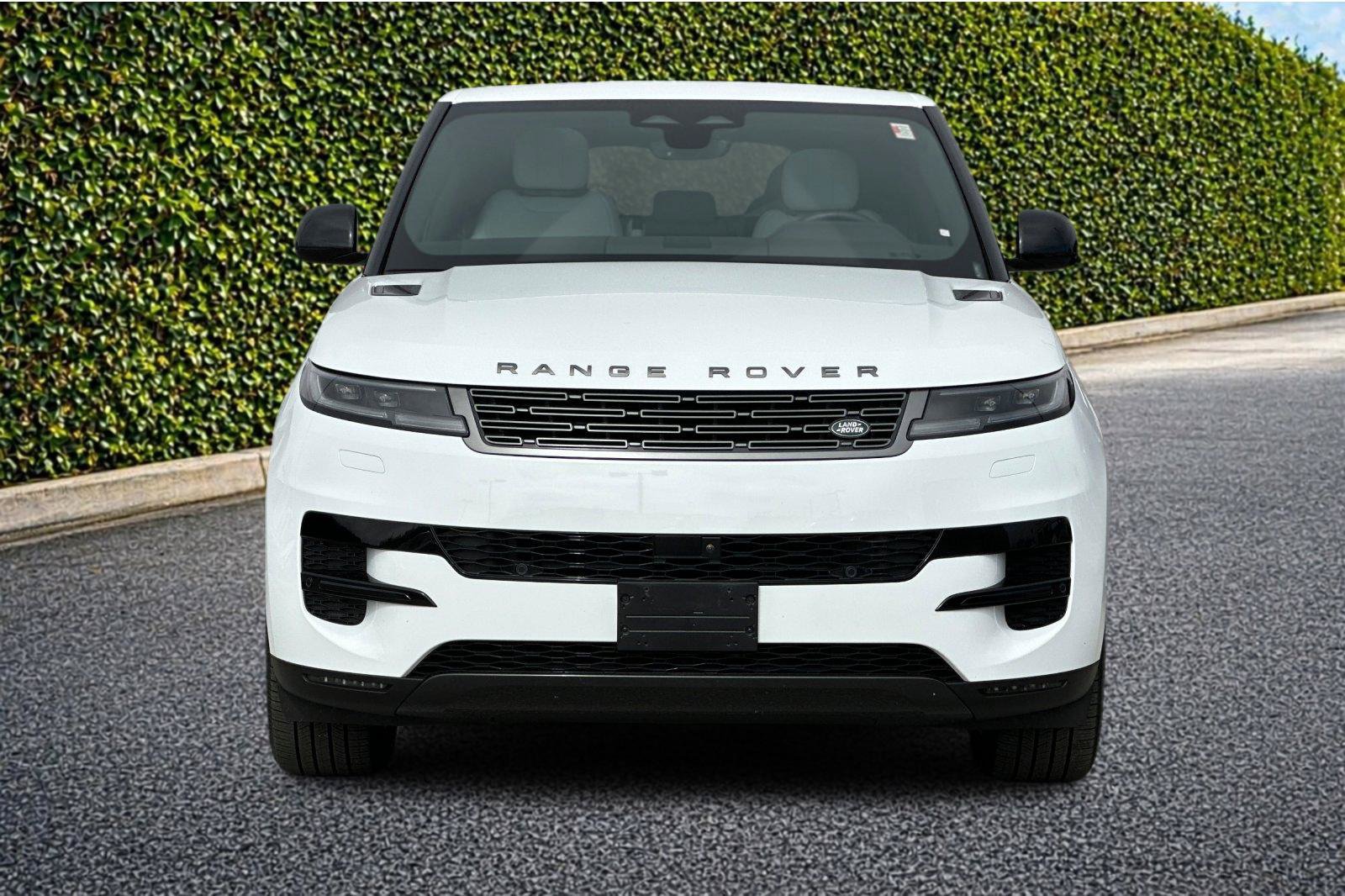 Used 2026 Land Rover Range Rover Sport SE AWD/4WD image 9