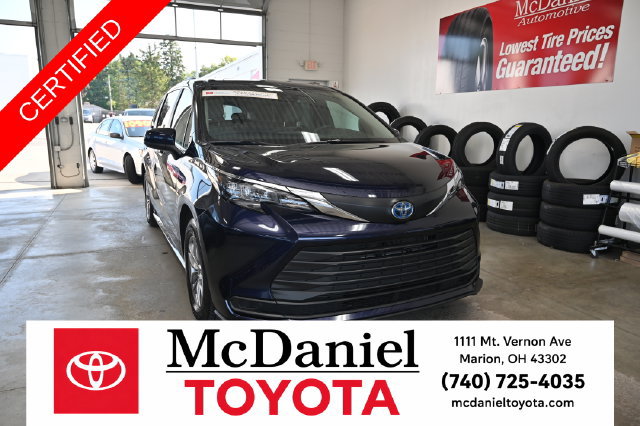 Certified 2025 Toyota Sienna LE AWD/4WD image 3