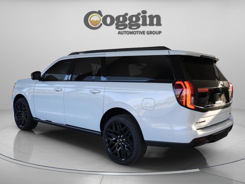 New 2026 Ford Expedition Max Platinum w/ Stealth Performance Package AWD/4WD image 4