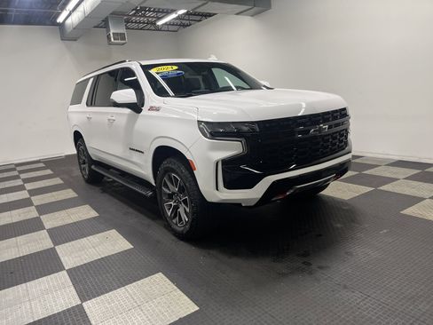 Used 2024 Chevrolet Suburban Z71 w/ Luxury Package image 6