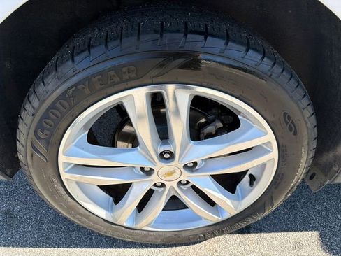 Used 2019 Chevrolet Equinox Premier image 17