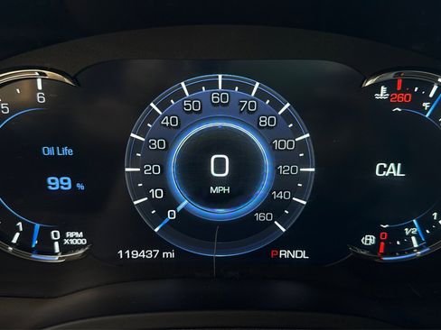 Used 2017 Cadillac Escalade Platinum RWD image 10