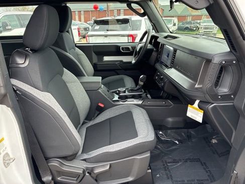 New 2026 Ford Bronco 2-Door AWD/4WD image 17