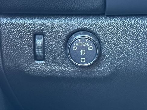 Used 2021 GMC Canyon Elevation image 33