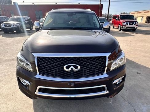 Used 2017 INFINITI QX80 4WD w/ Deluxe Technology Package image 2