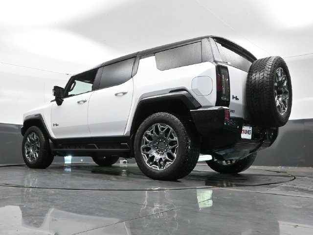 Used 2025 GMC Hummer EV 3X w/ LPO, Cargo Utility Package AWD/4WD image 34