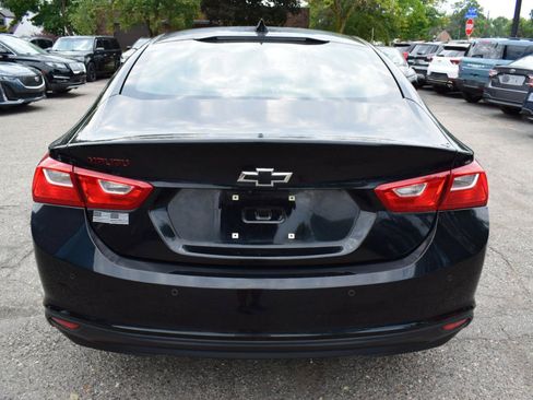 Used 2018 Chevrolet Malibu LT w/ Leather Package FWD image 7
