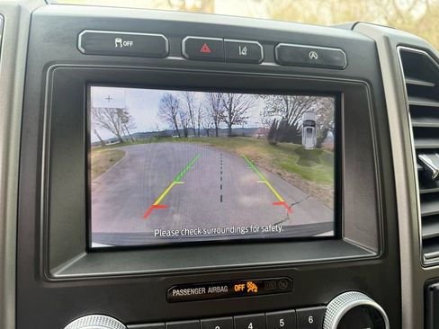 Used 2021 Ford Expedition XLT image 24