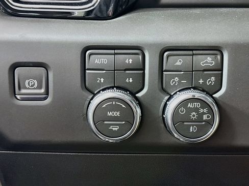 New 2026 GMC Sierra 1500 AT4 w/ AT4 Premium Package AWD/4WD image 10