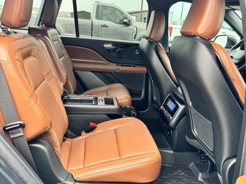 Used 2023 Lincoln Aviator Reserve w/ Equipment Group 201A RWD image 12