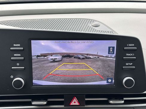 Used 2022 Hyundai Elantra SEL image 20