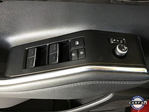 Used 2023 Toyota Highlander Limited image 37