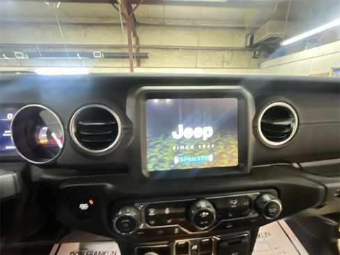 Used 2022 Jeep Wrangler Unlimited Rubicon 4xe w/ Cold Weather Group image 16