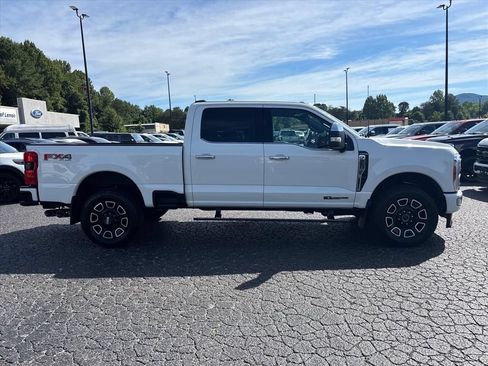 Used 2023 Ford F250 Platinum AWD/4WD image 9