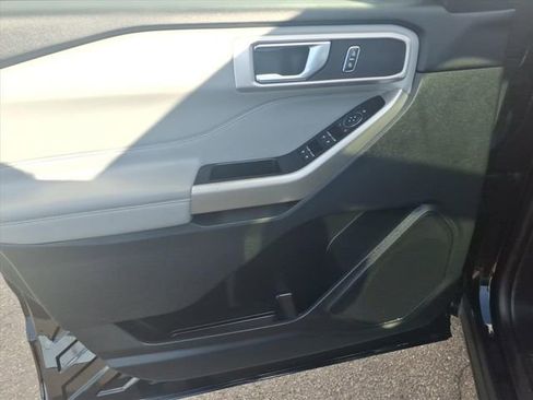 Certified 2021 Ford Explorer XLT w/ Equipment Group 202A image 15