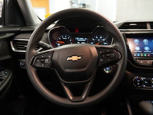 Used 2023 Chevrolet TrailBlazer LT w/ Convenience Package FWD image 17