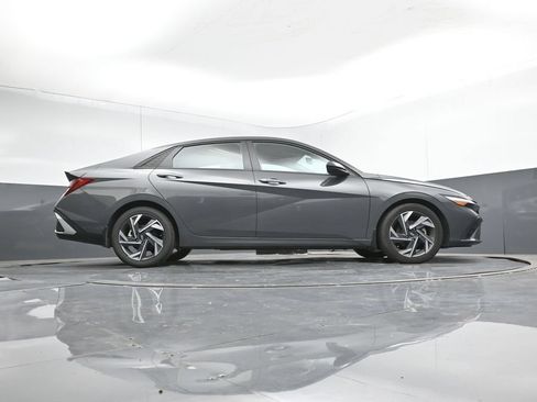 Certified 2025 Hyundai Elantra Sport FWD image 45