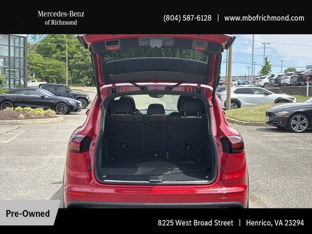 Used 2016 Porsche Cayenne S AWD/4WD image 26