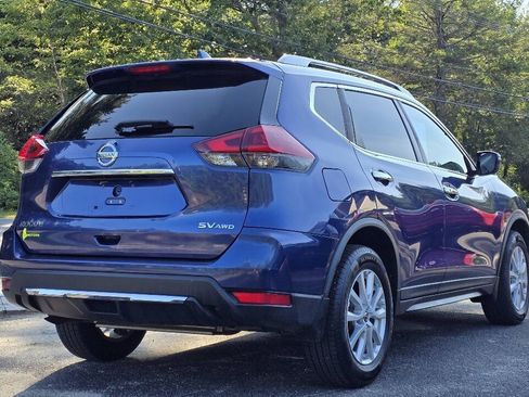 Used 2018 Nissan Rogue SV AWD/4WD image 6