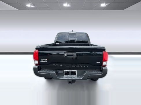 Used 2019 Toyota Tacoma SR5 AWD/4WD image 10