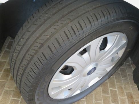 Used 2020 Ford Transit Connect XL image 11