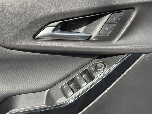 Used 2025 Chevrolet Equinox LT FWD image 18