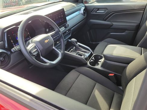 Used 2023 Chevrolet Colorado LT w/ LT Convenience Package II image 10