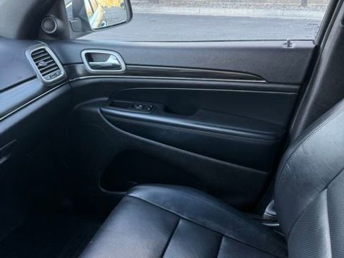 Used 2021 Jeep Grand Cherokee Limited w/ Luxury Group II AWD/4WD image 32