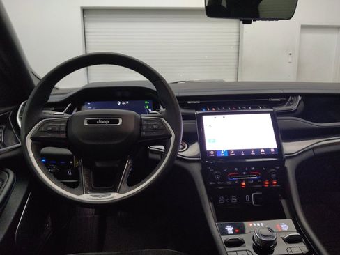 Used 2022 Jeep Grand Cherokee Trailhawk w/ Luxury Tech Group III AWD/4WD image 22