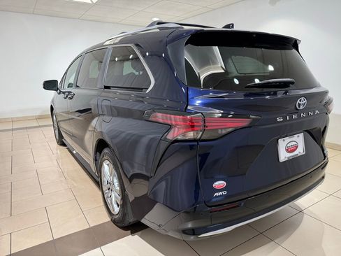 Used 2024 Toyota Sienna Limited AWD/4WD image 3