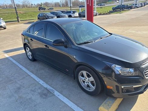 Used 2015 Chevrolet Cruze LT w/ Sun And Sound Package image 2