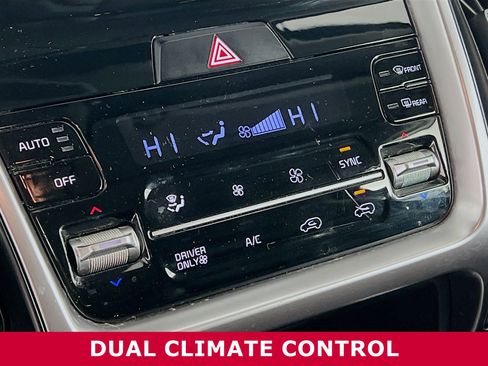 Used 2022 Kia Sorento S image 11