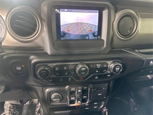 Certified 2023 Jeep Gladiator Sport image 29