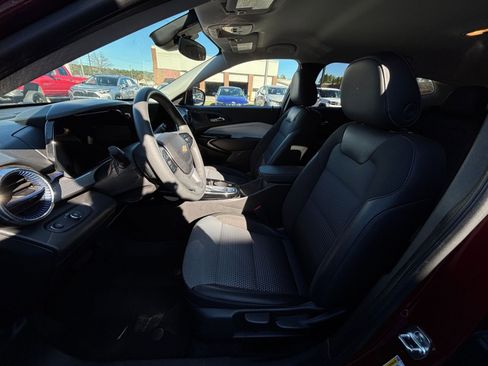 Used 2025 Chevrolet Trax LT image 26