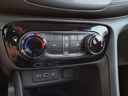 Certified 2023 Buick Encore GX Preferred image 8