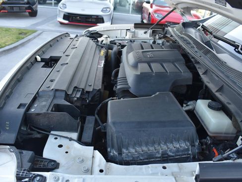 Used 2021 Nissan Titan SV w/ SV Convenience Package image 26