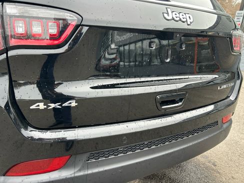 Used 2025 Jeep Compass Limited image 36