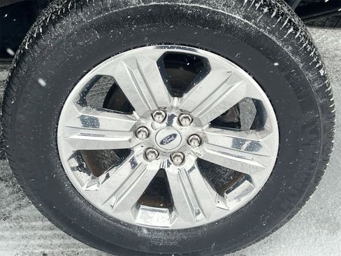 Used 2020 Ford F150 Lariat w/ Equipment Group 502A Luxury image 14