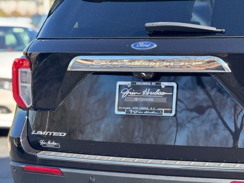 Used 2023 Ford Explorer Limited w/ Equipment Group 301A image 13