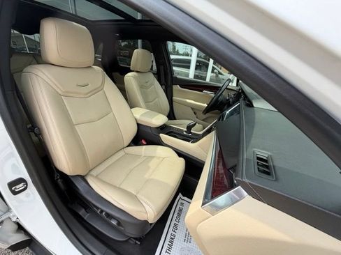 Used 2019 Cadillac XT5 Premium Luxury AWD/4WD image 12