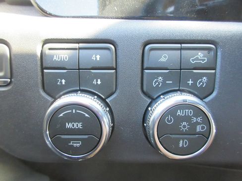 New 2026 GMC Sierra 1500 SLT w/ SLT Premium Plus Package AWD/4WD image 18