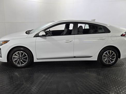 Used 2021 Hyundai Ioniq SE image 4