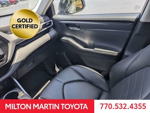 Certified 2024 Toyota Highlander XLE AWD/4WD image 18