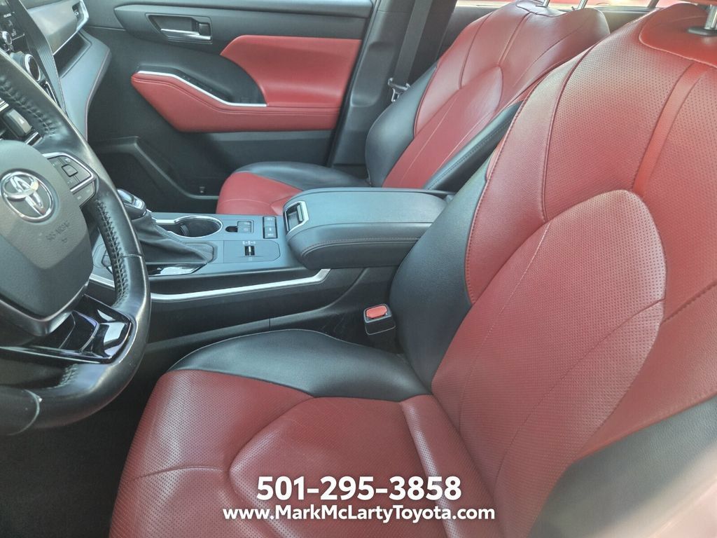 Used 2021 Toyota Highlander XSE FWD image 7