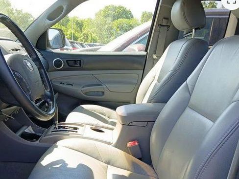 Used 2006 Toyota Tacoma PreRunner image 3