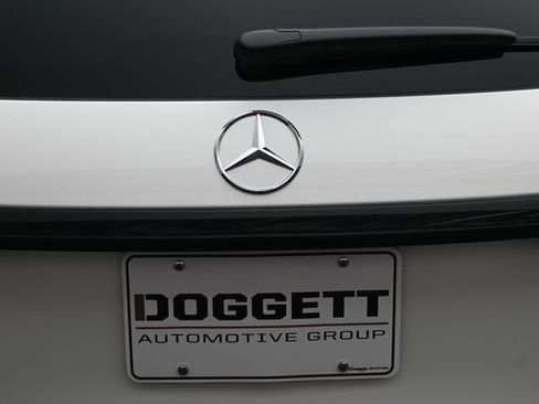 Used 2025 Mercedes-Benz GLC 350e 4MATIC image 25